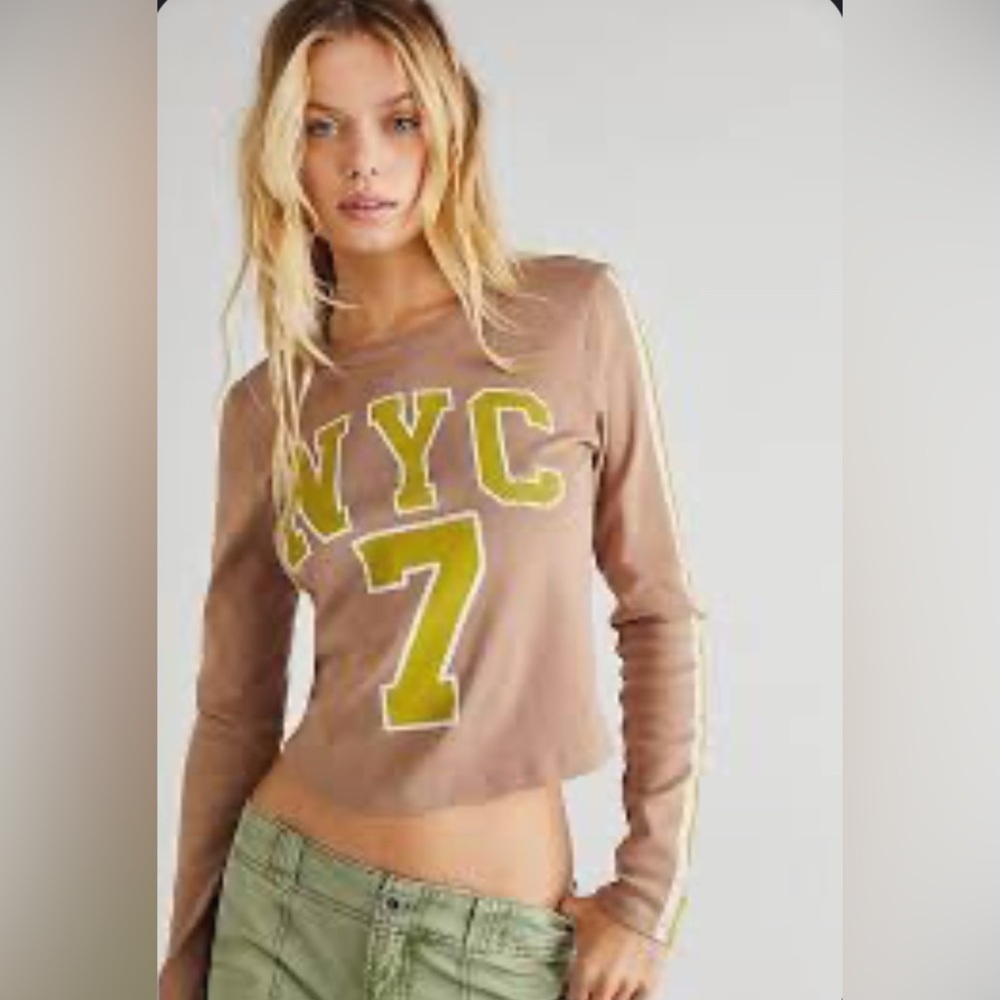 Free People / Daydreamer Shrunken Brown Long Sleeve Top with Yellow NYC Print